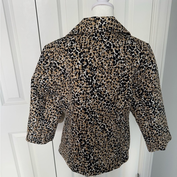 Preswick & Moore Woman’s Size Medium
Jacket Big Button Cheetah Print - Picture 6 of 11